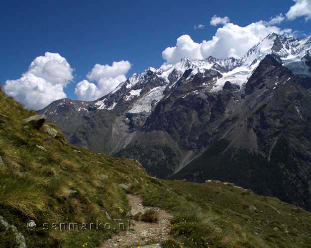 Het Mischabel massief in Wallis in Zwitserland