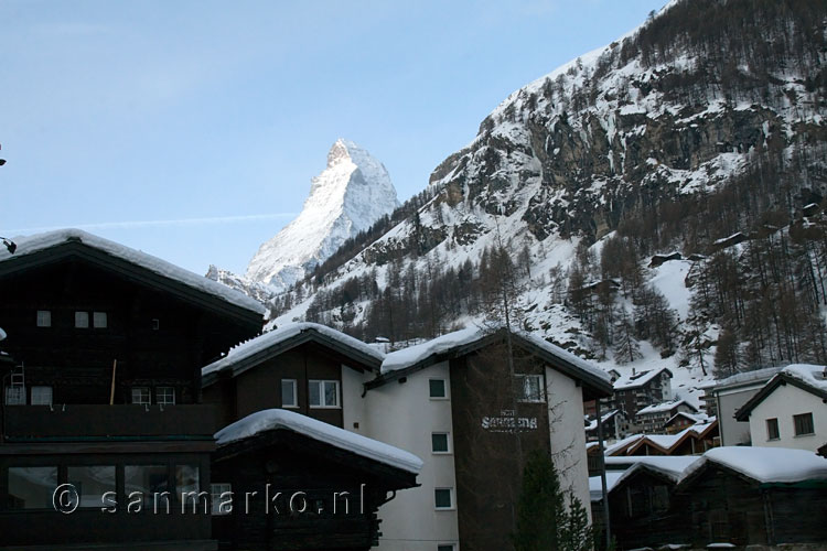 De Matterhorn vanuit ons appartement tijdens de ski vakantie
